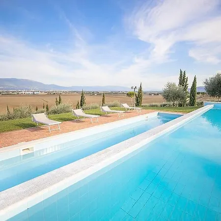 Villa Via Lippia Sleeps 4 With Pool