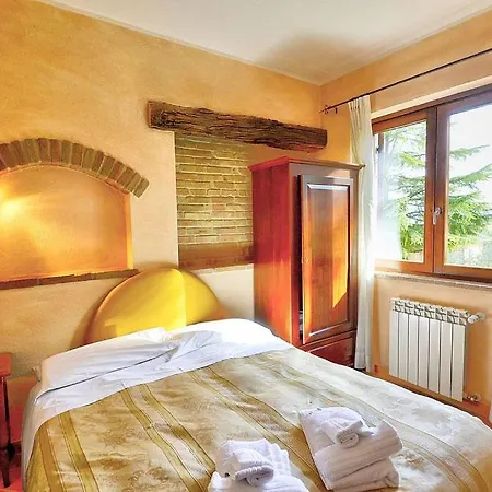 Villa Via Lippia Sleeps 4 With Pool Collestrada